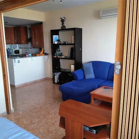 Apartamento Cerca De La Playa Y Bien Comunicado *