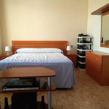 Apartamento Cerca De La Playa Y Bien Comunicado Apartmán Torremolinos