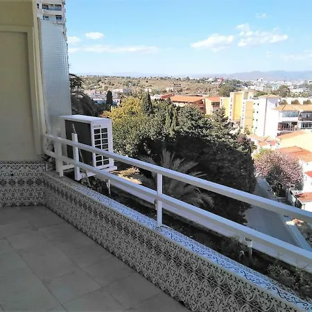 Apartamento Cerca De La Playa Y Bien Comunicado *
